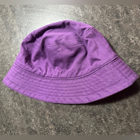Levi’s Cloche Bucket Hat Purple Maroon Red Size Medium - Picture 5 of 9